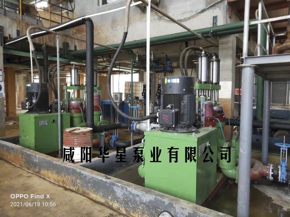 YB300-40柱塞泥漿(jiang)泵市政污(wu)水處理現(xian)場