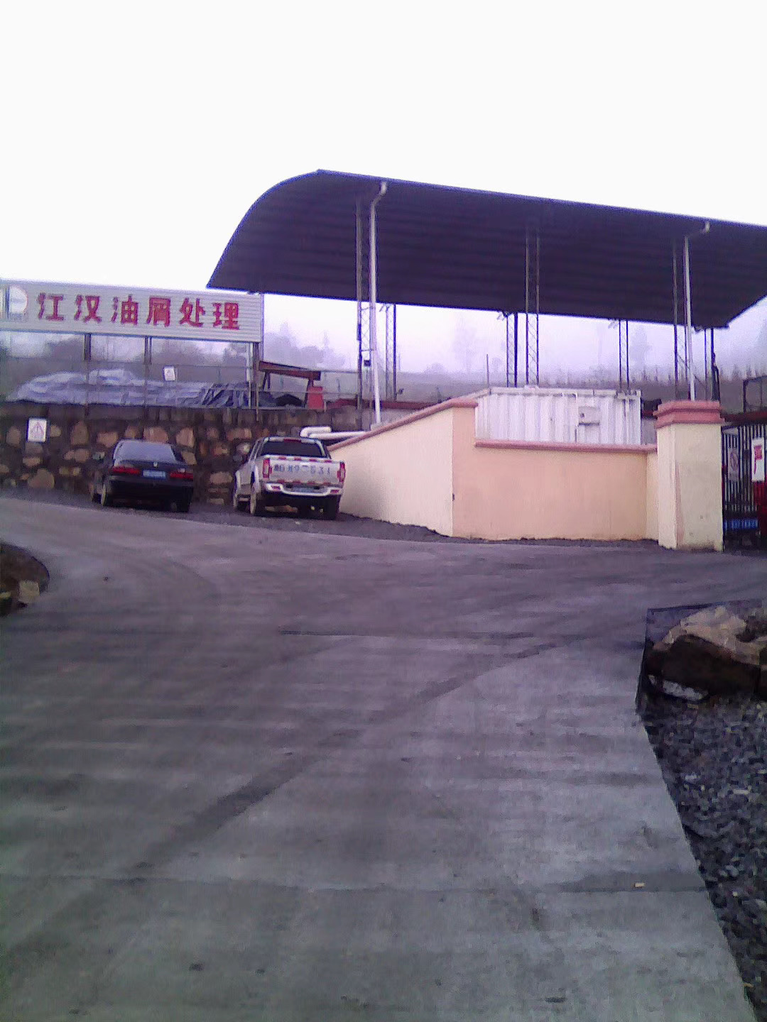 陶(tao)瓷柱(zhu)塞泵(beng)使用(yong)現場(chang)油田(tian)項目(mu)建設(she)