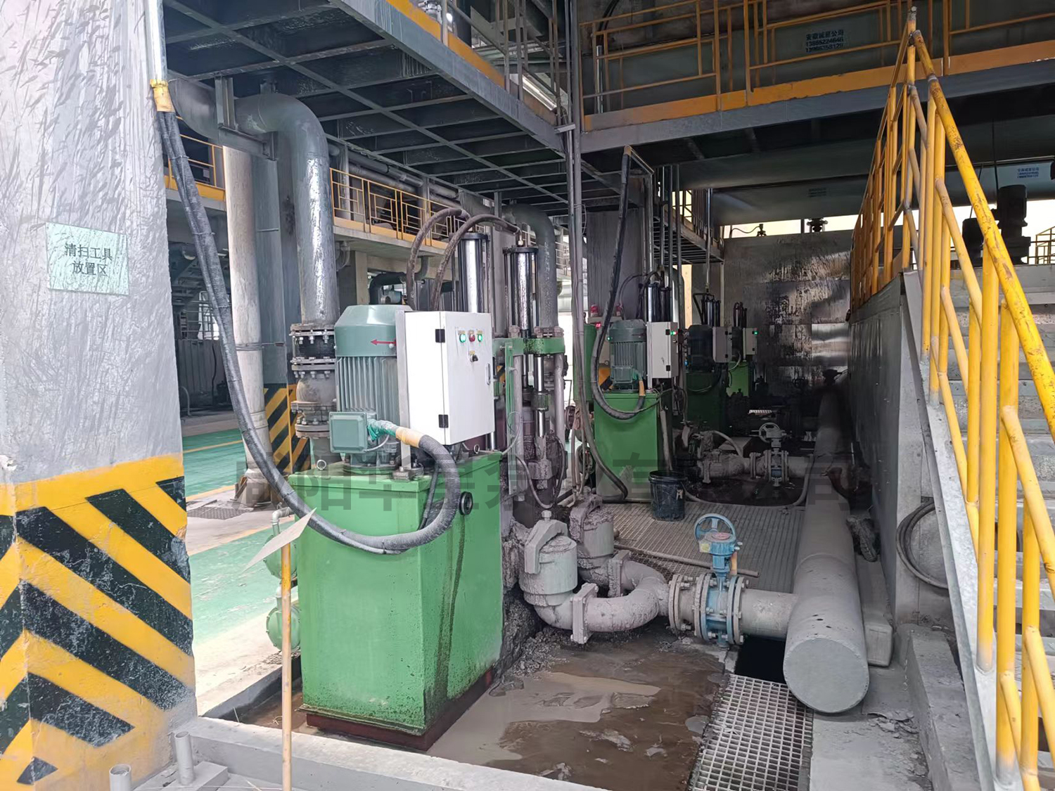 節能(neng)型陶瓷柱(zhu)塞泵使用(yong)現場